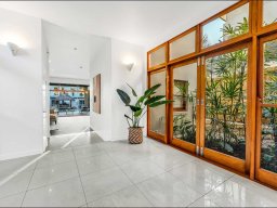 2-sliding-doors-194