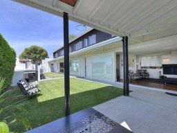2-sliding-doors-34