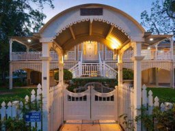 traditional-gates-12