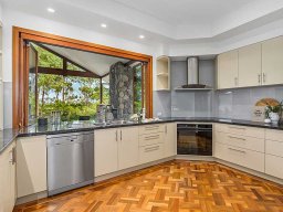 bifold-windows-76