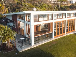 bifold-windows-81